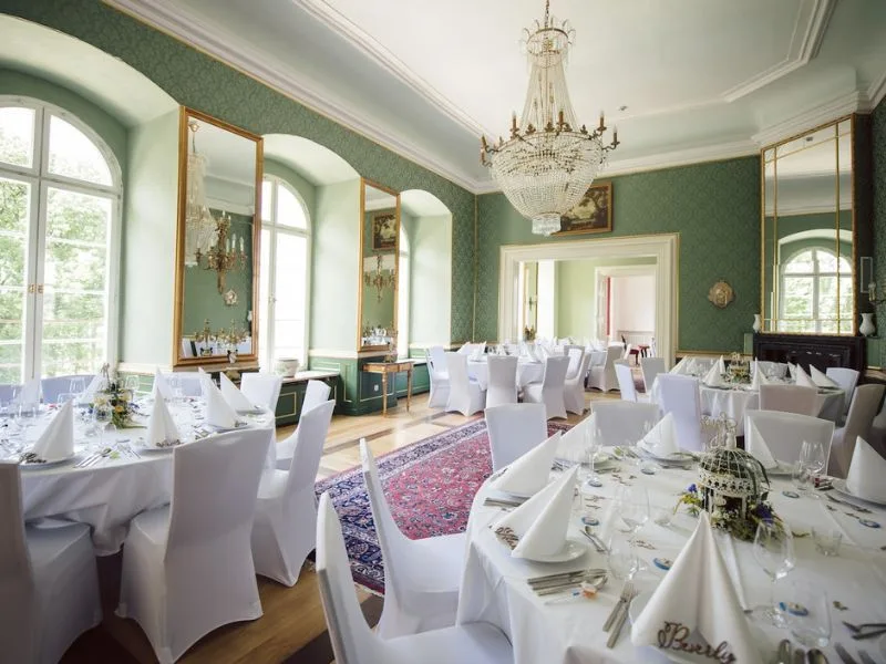 Schönborn Salon mit Kronleuchter