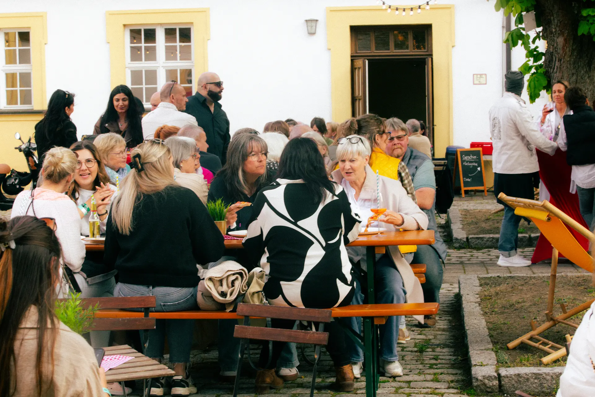 Gesellige Runde bei Dolce Vita Al Castello